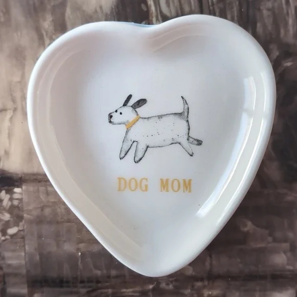 ❌SOLD❌Rae Dunn DOG MOM 🐕 Mini Heart Shaped Trinket Tray, Ceramic - Picture 1 of 3